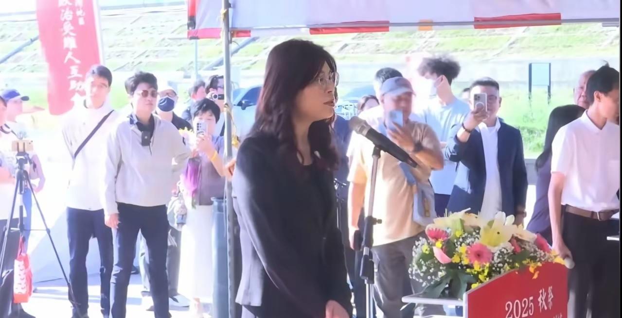 用行动践行承诺！郑丽文公开祭奠吴石将军！此举引发海峡两岸广大网友强烈共鸣！

许