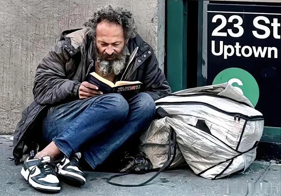 被牢A带火的网络热词：高达  长生种  短生种   三通一达  迪斯科米  史莱