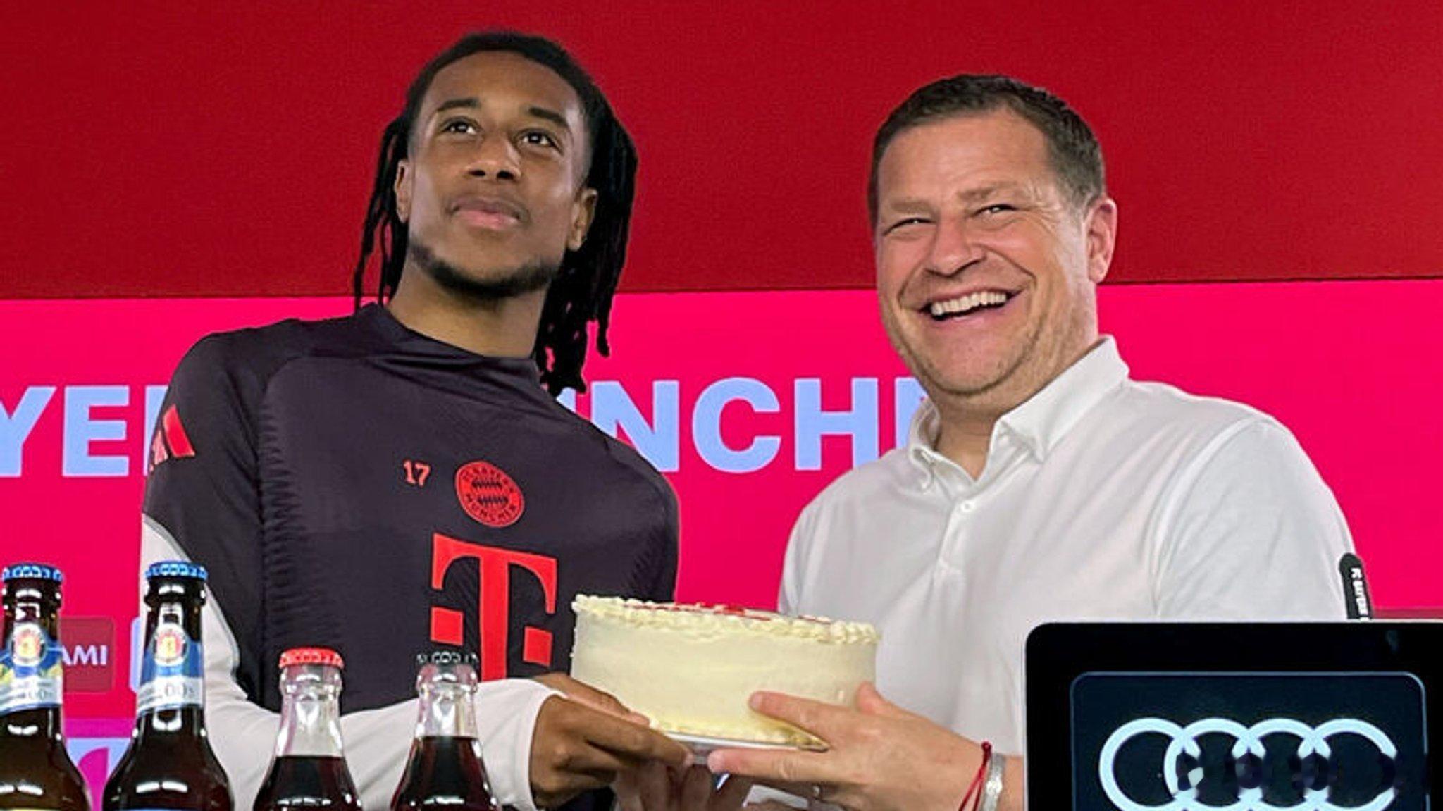 ➡️你與邁克爾·奧利塞的初次見面是怎麼樣的❓🎙️埃貝爾：“那是一次輕鬆的見面，