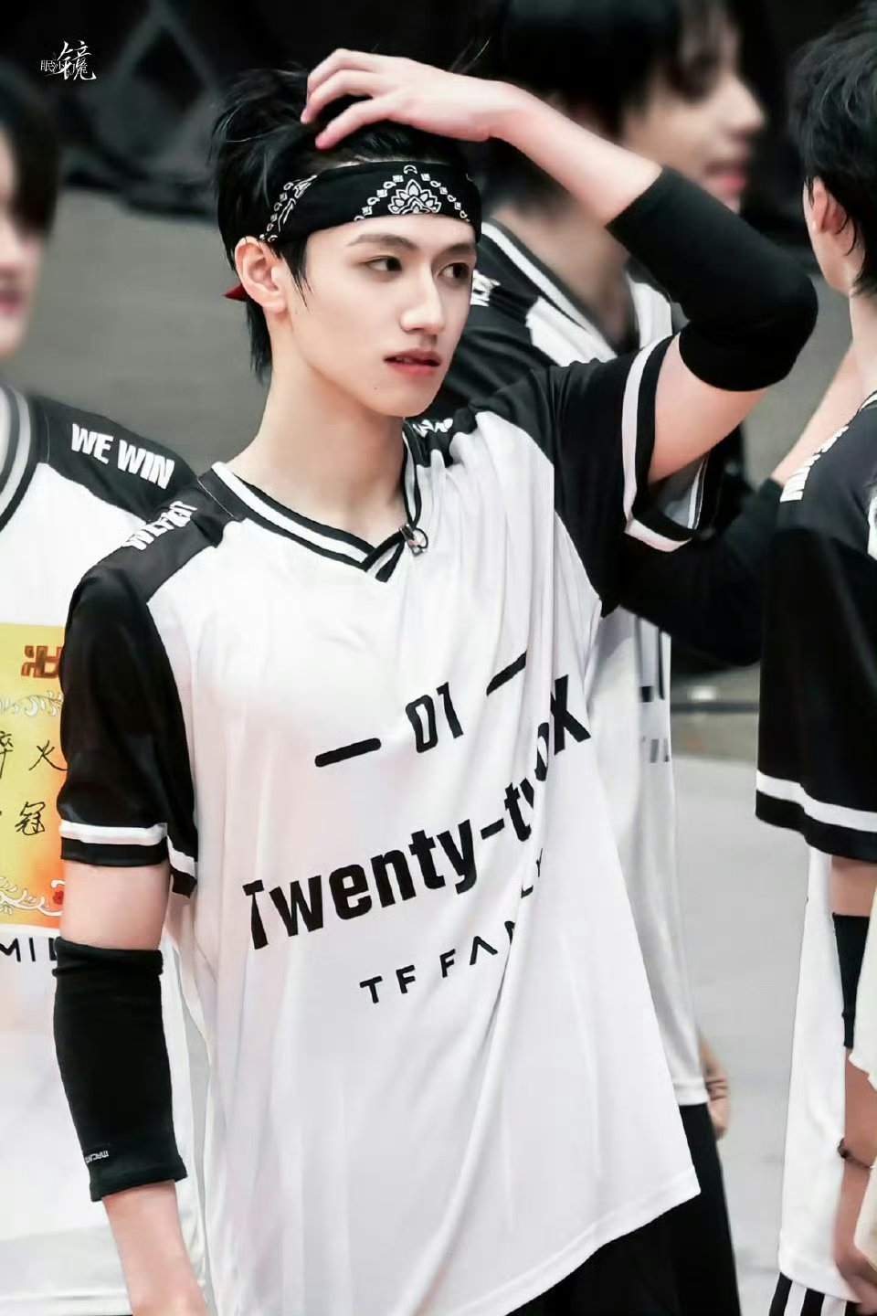 朱志鑫随便旅个游也这么大讨论帅哥想去哪玩就去哪玩！好不容易休假就是要放松心情呀～