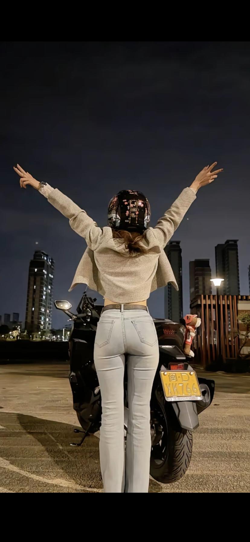 自由骑行，风驰电掣，感受自由！