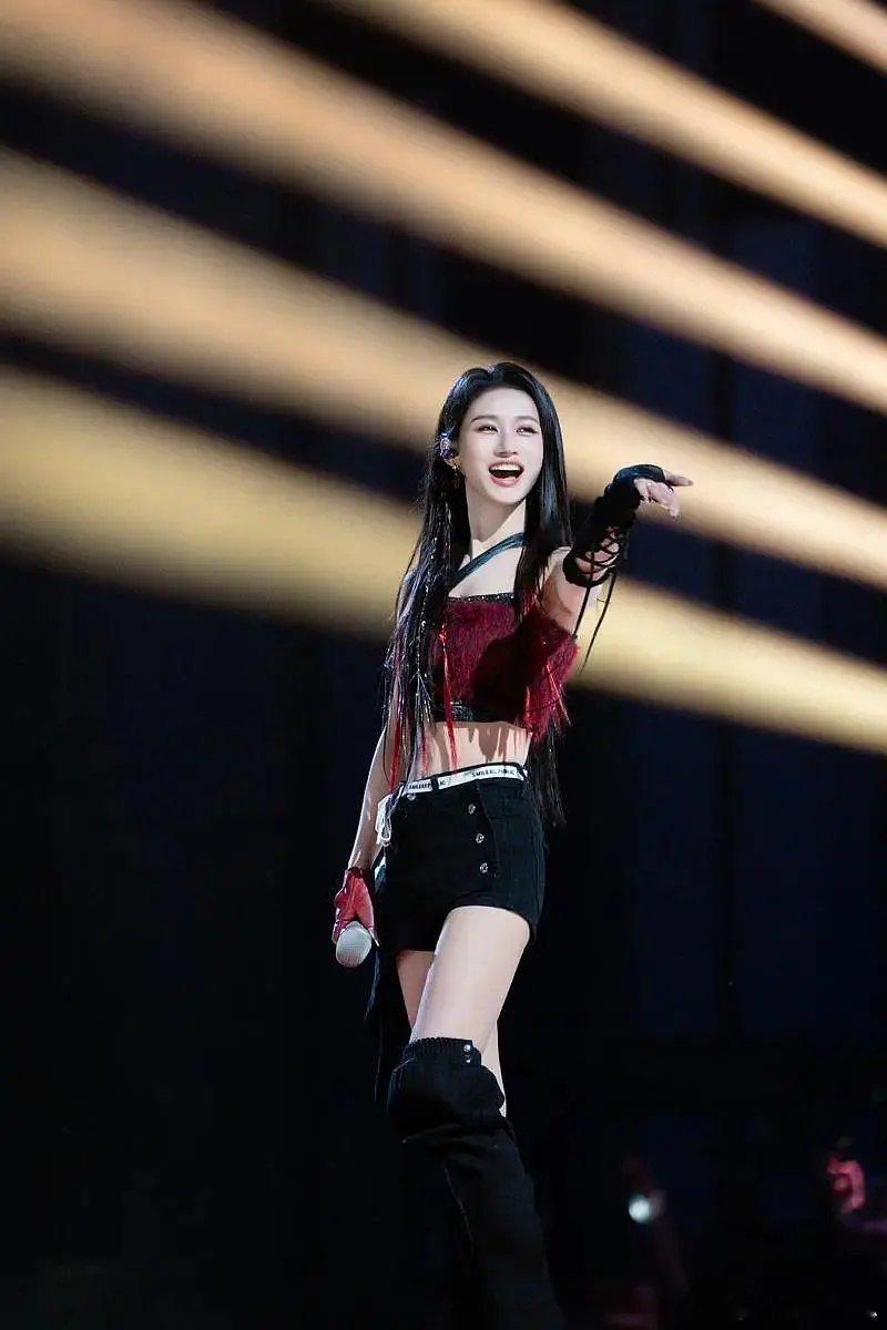 乘风2026｜怎么没人发淡淡二公公演前裤子开裆了 