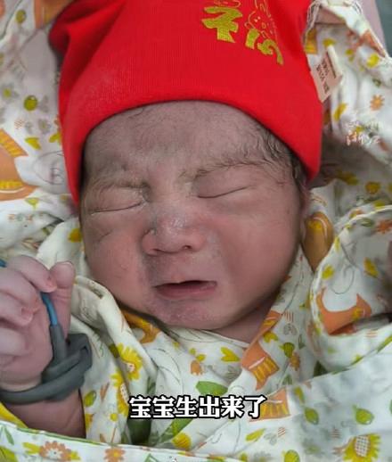 62岁生娃上热搜：是“奇迹”还是“冒险”？产妇一句“宝宝很漂亮”看哭人

浙江义