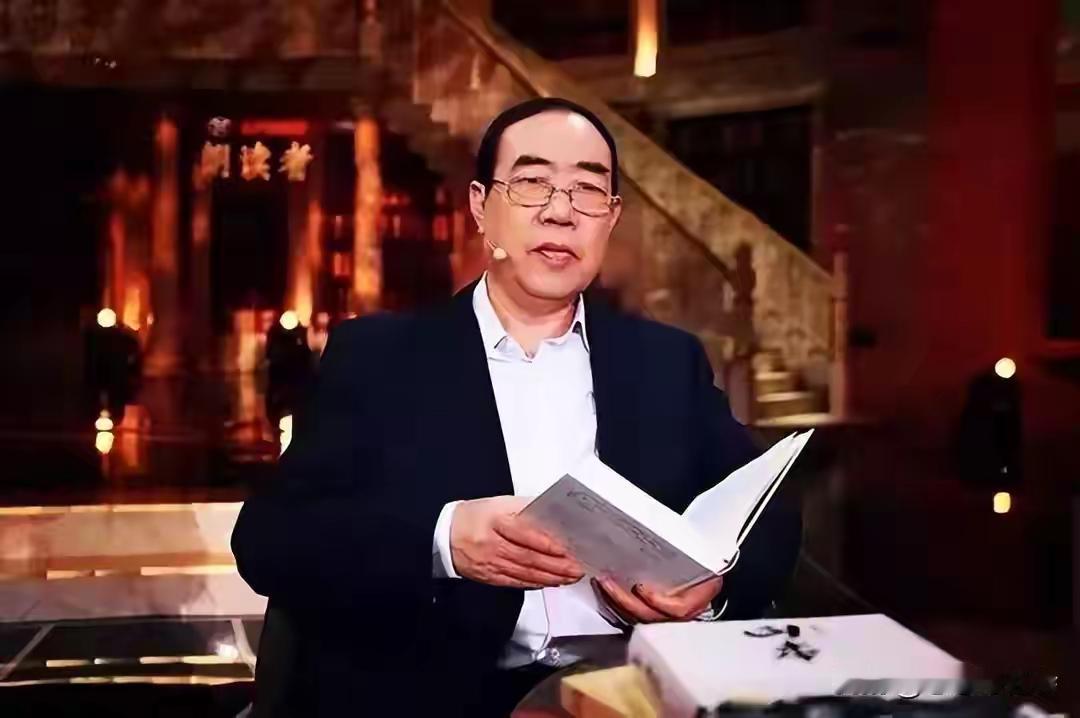 身为著名作家和党员干部身份的他，感谢的竟然是神明和上帝！50岁了，老大不小了，可