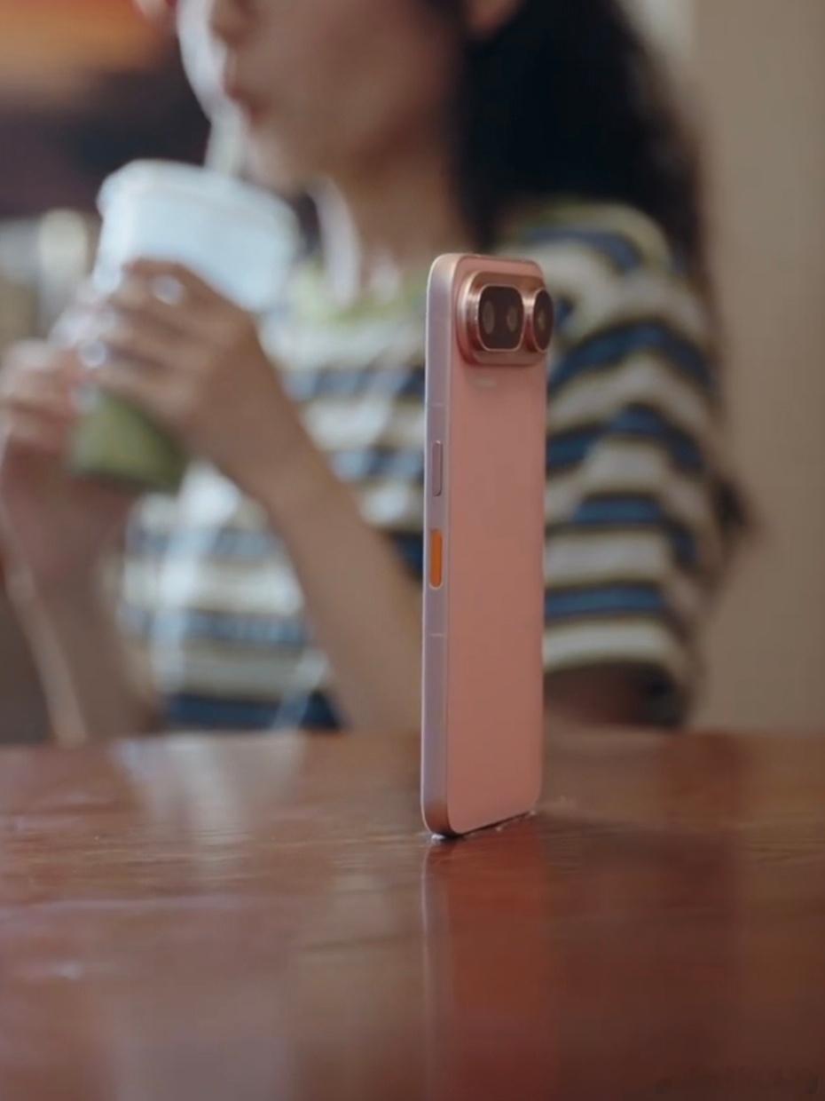 努比亚总裁谈iPhoneDuo屏下摄像头看完iPhone18 Pro Max就能
