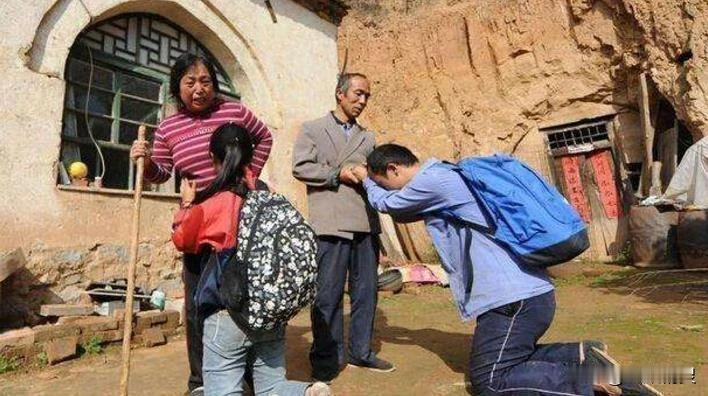 #穷人的孩子还能用知识改变命运吗?#

穷人家的孩子要知道的一个道理，知识可以改