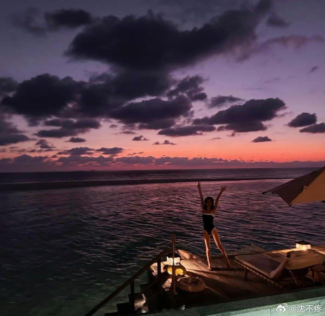 赵今麦出片率超高的拍照方式 最高级的拍照是“忘记拍照”。像赵今麦一样沉浸当下，捕