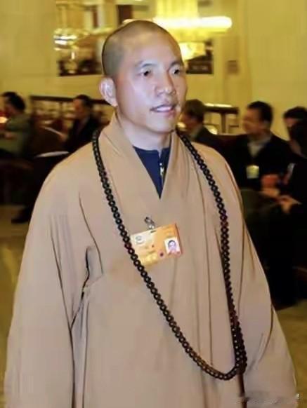 少林寺新方丈释印乐，上任才五个月，寺里的账上就捅出了一个八百多万的窟窿。香客们上