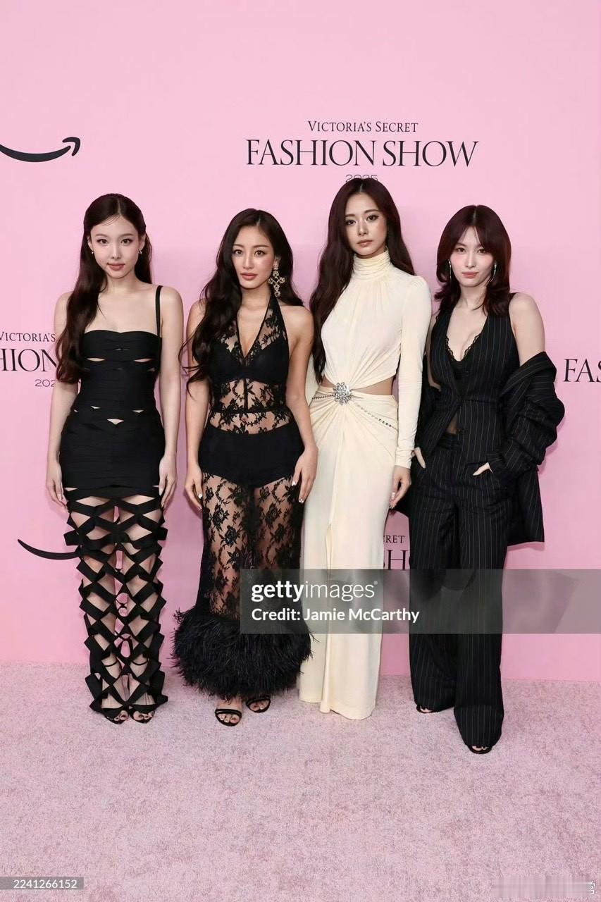 娱乐[超话]twice维密大秀G社生图TWICE维密秀红毯g社生图好美好美 ​​