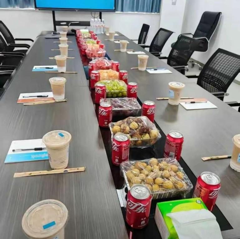 人才啊
开会这样有乐趣