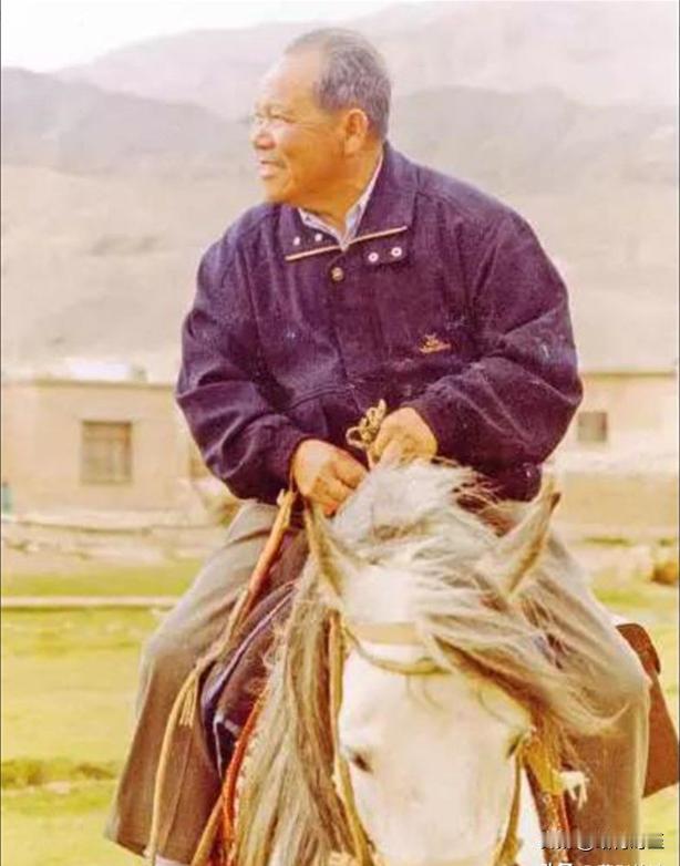 “医生，用我的皮吧！”1971年12月，乌恰县，一个不到3岁的小男孩不小心掉进了