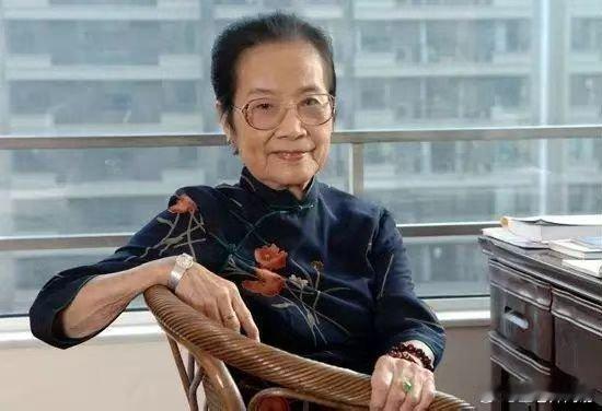 所谓解脱，是让你的心从这世间出来这世间是指什么?就是指你心中想的万事万物，就是你