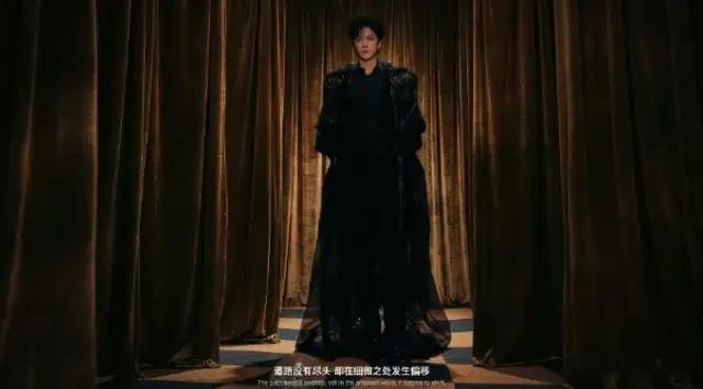 刘宇宁解锁Elie Saab 2023 秋冬高定！刘宇宁演唱会上身ES的高定了，