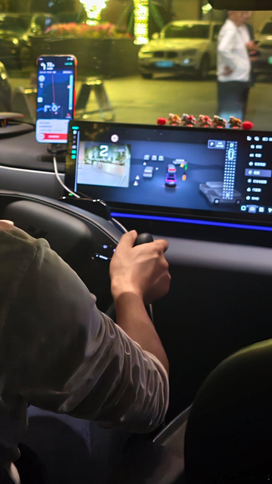 打车打到极越01，我都不敢问司机这车开着咋样