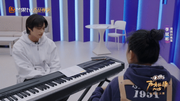 我上课听不懂就李斌彬这表情本来是冲《R&B All Night》来的，结果被李斌