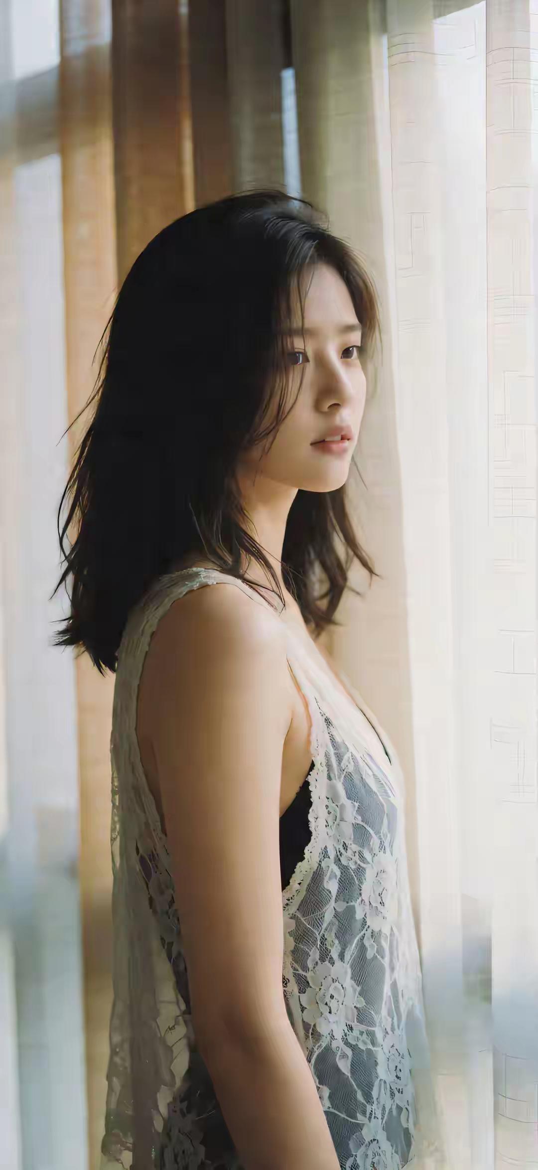 比不上你的才会议论你，
比你厉害的正忙着赶路，
根本不会多看你一眼！
