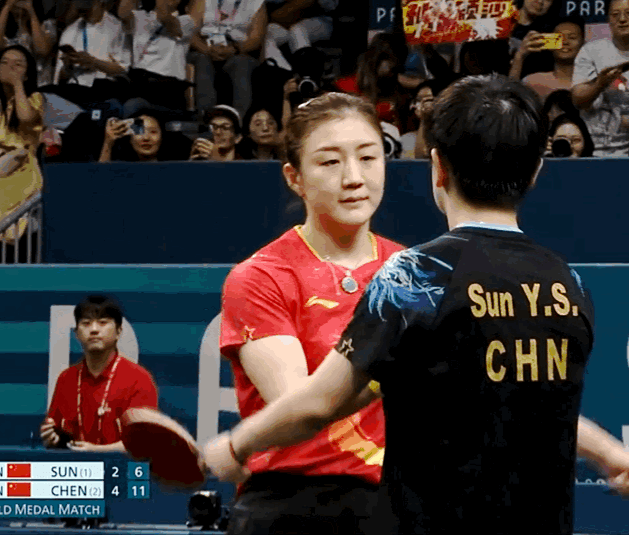 “中国队加油！”“中国红最棒！”都是特别特别好的女孩#陈梦vs孙颖莎##陈梦夺冠