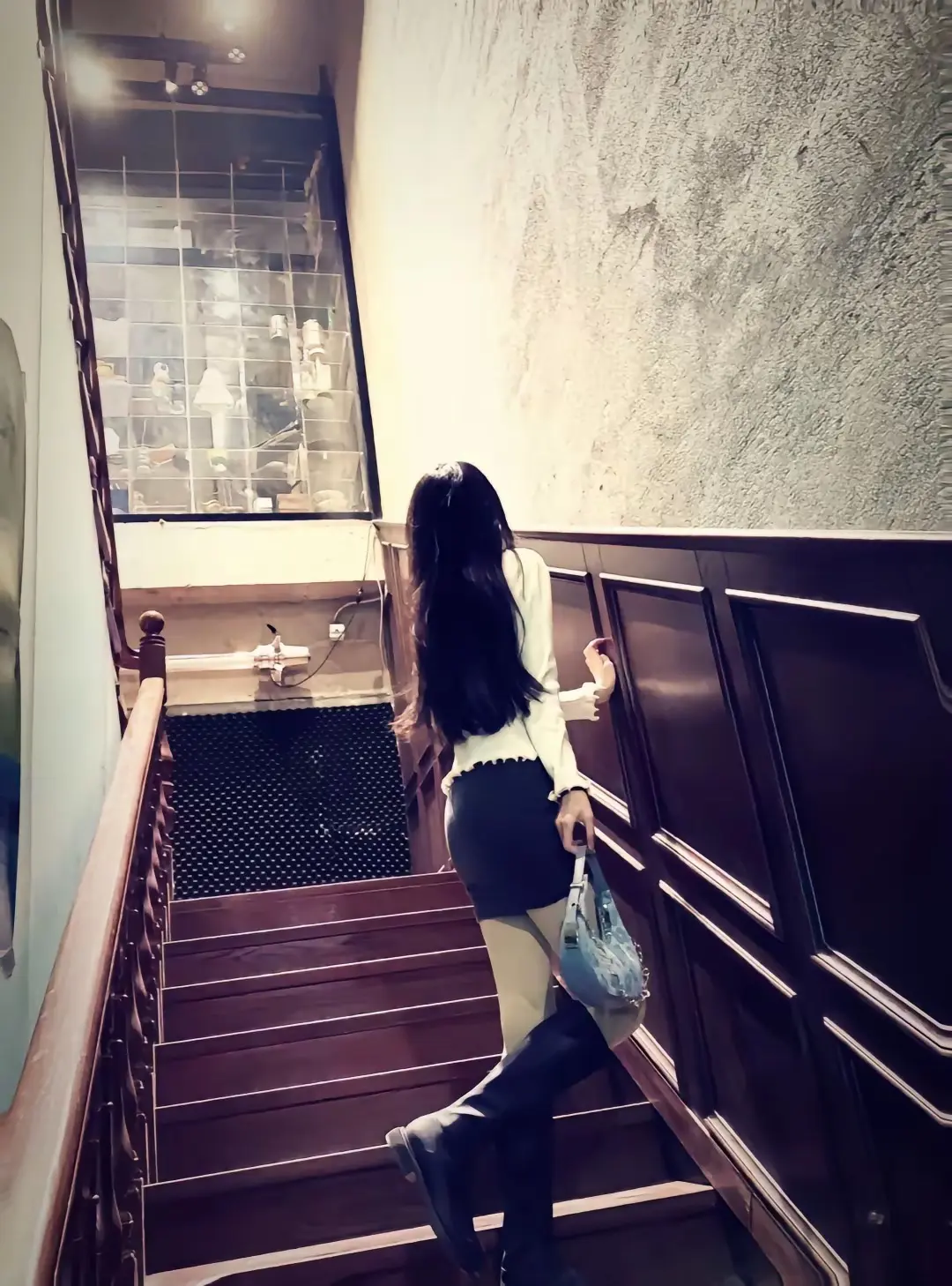 她留给你 是背影