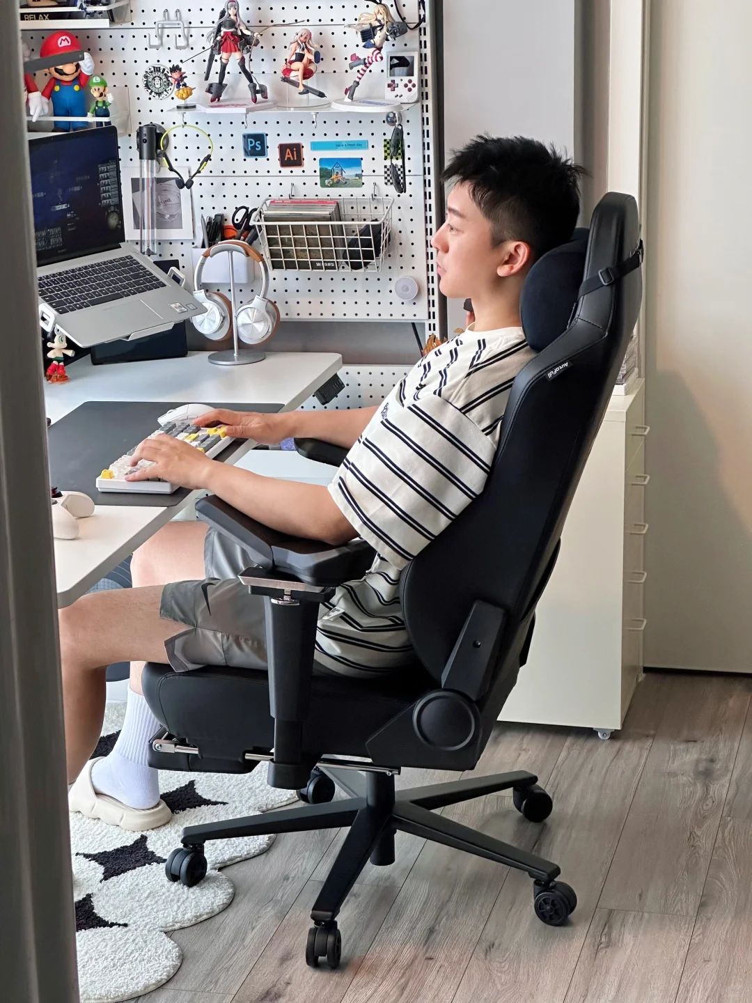 33岁独居大叔：坐电竞椅玩游戏，老腰不疼了！