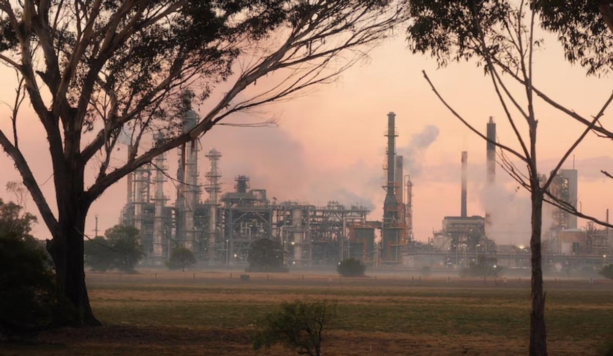 中东乱局未平，澳洲炼油厂又爆燃！油价恐再狂飙
澳大利亚本土就剩两座炼油厂在正常运