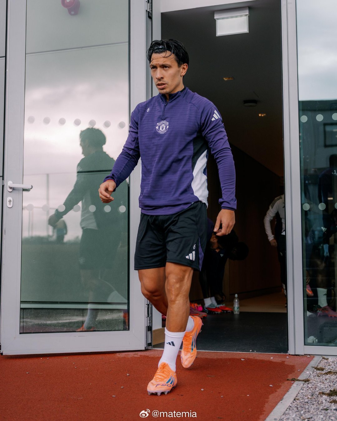 🚨🇦🇷 利桑德罗·马丁内斯加入阿根廷国家队训练营。❌ 他自今年2月2日以来