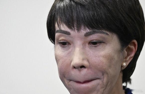 高市早苗这个眉毛很别致啊，大家喜欢吗？最近中国不给稀土，她竟然去找美国帮忙了，让