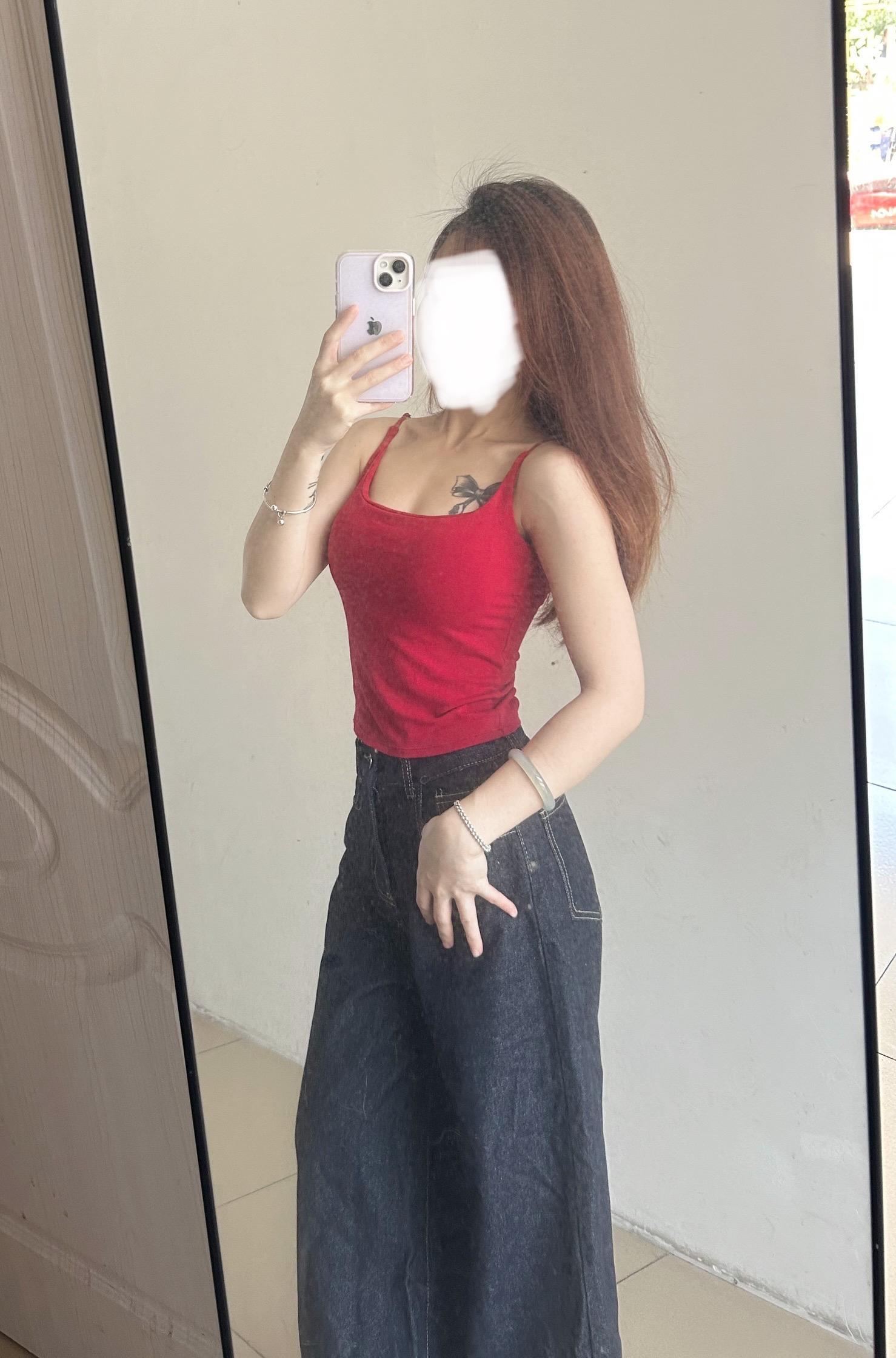 他每次哭穷的样子 让我烦躁的程度 不亚于生理期前三天