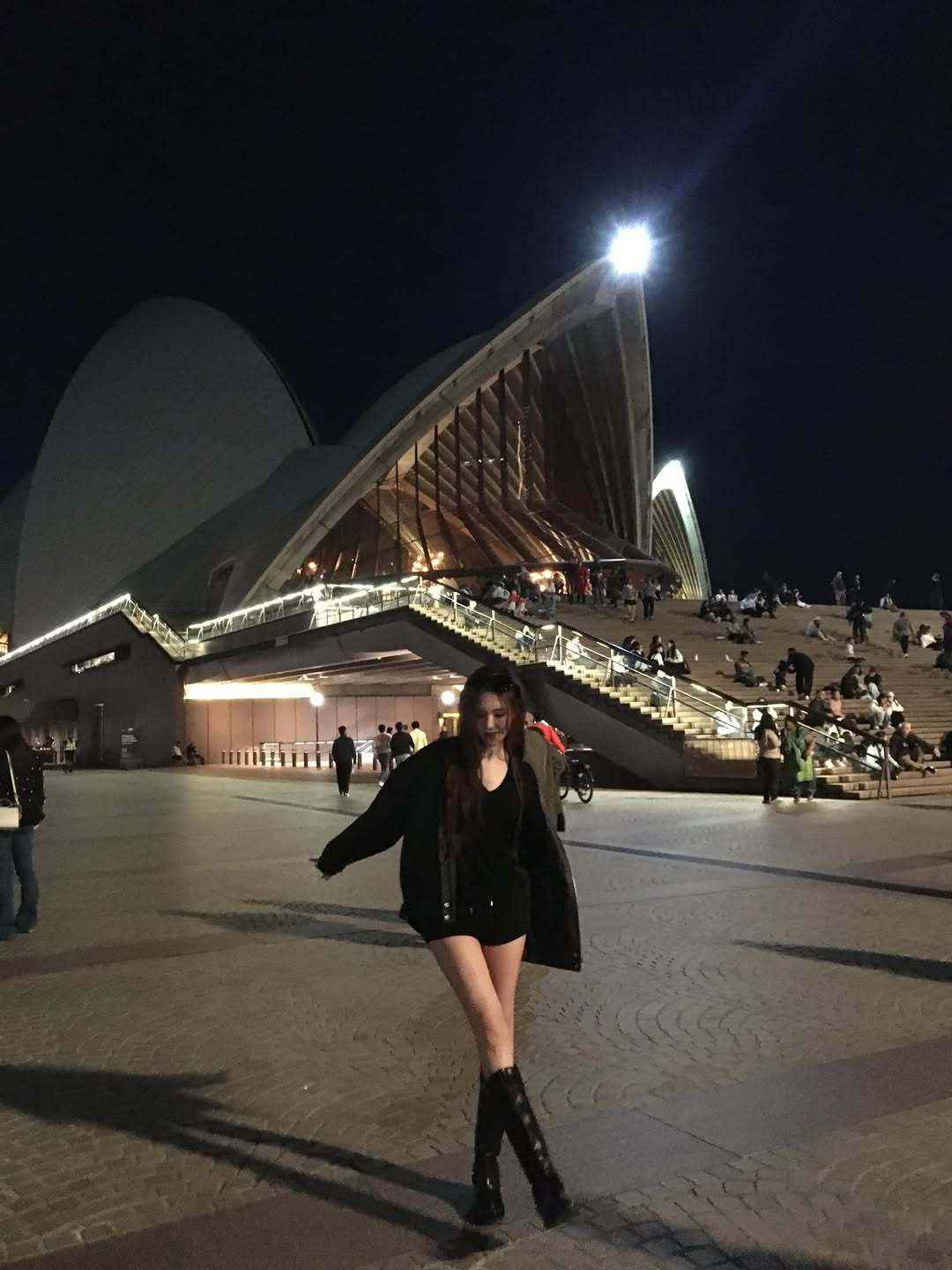 𝒮𝓎𝒹𝓃𝑒𝓎'𝓈 𝓃𝒾𝑔𝒽𝓉 🌉🌌美女与海🖤 