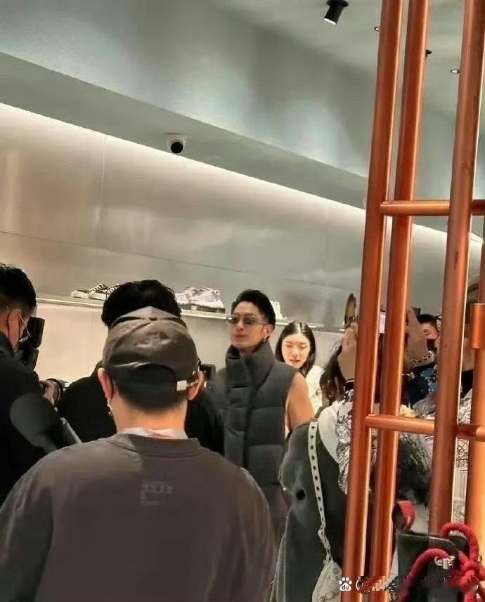 吴建豪的穿搭真是让我看不懂的时尚。 ​​​