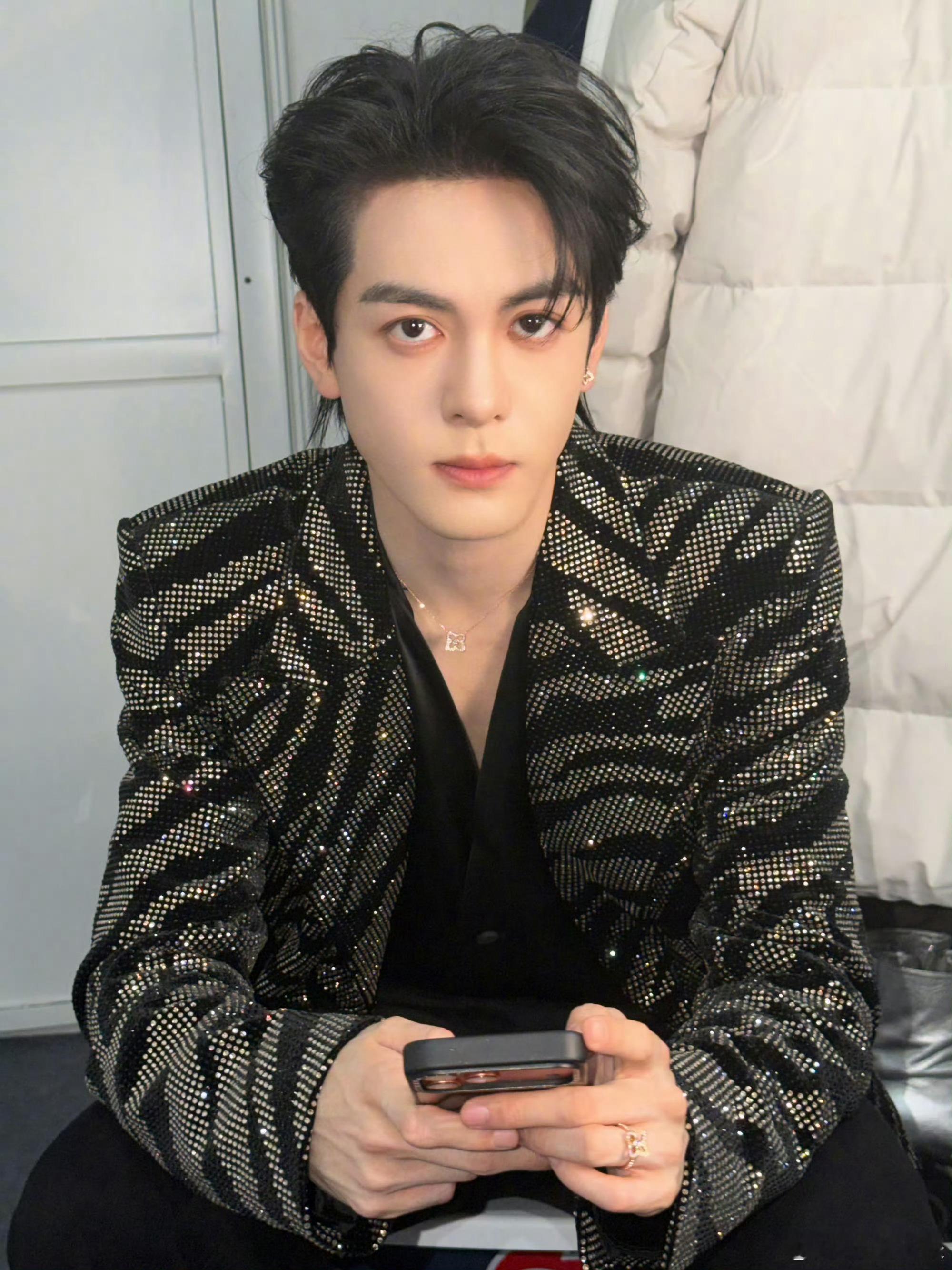 曾舜晞两天云包场2500场 这格局绝了！曾舜晞为两部新剧云包场2500场，全力支