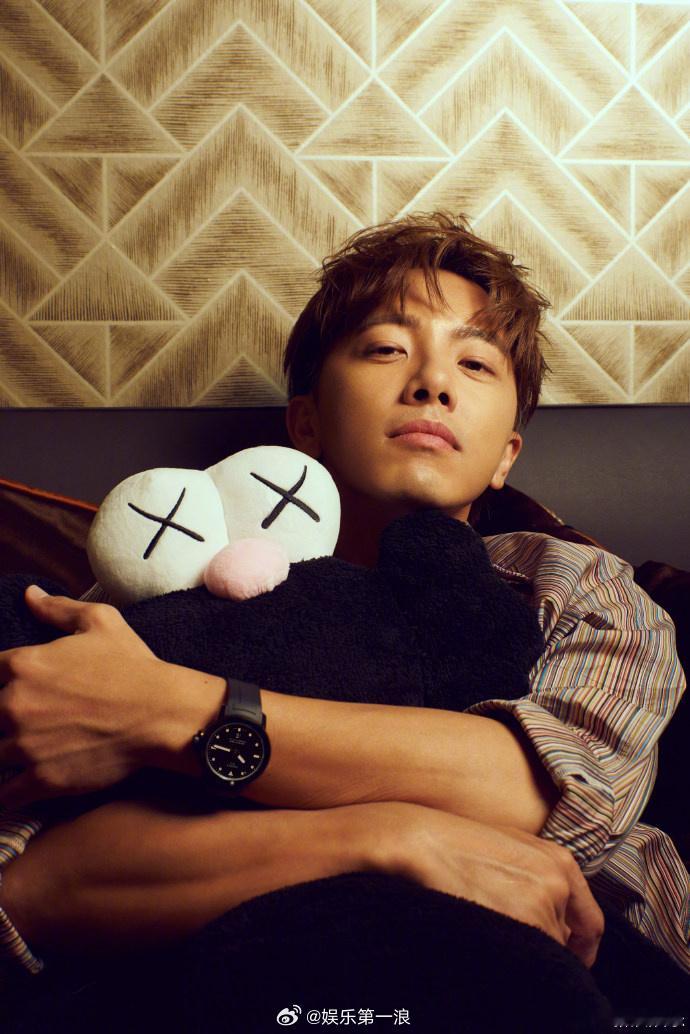 坤达逃兵役后复工坤达说会好好面对反省 坤达逃兵案后近日低调复工，表示：“我觉得就