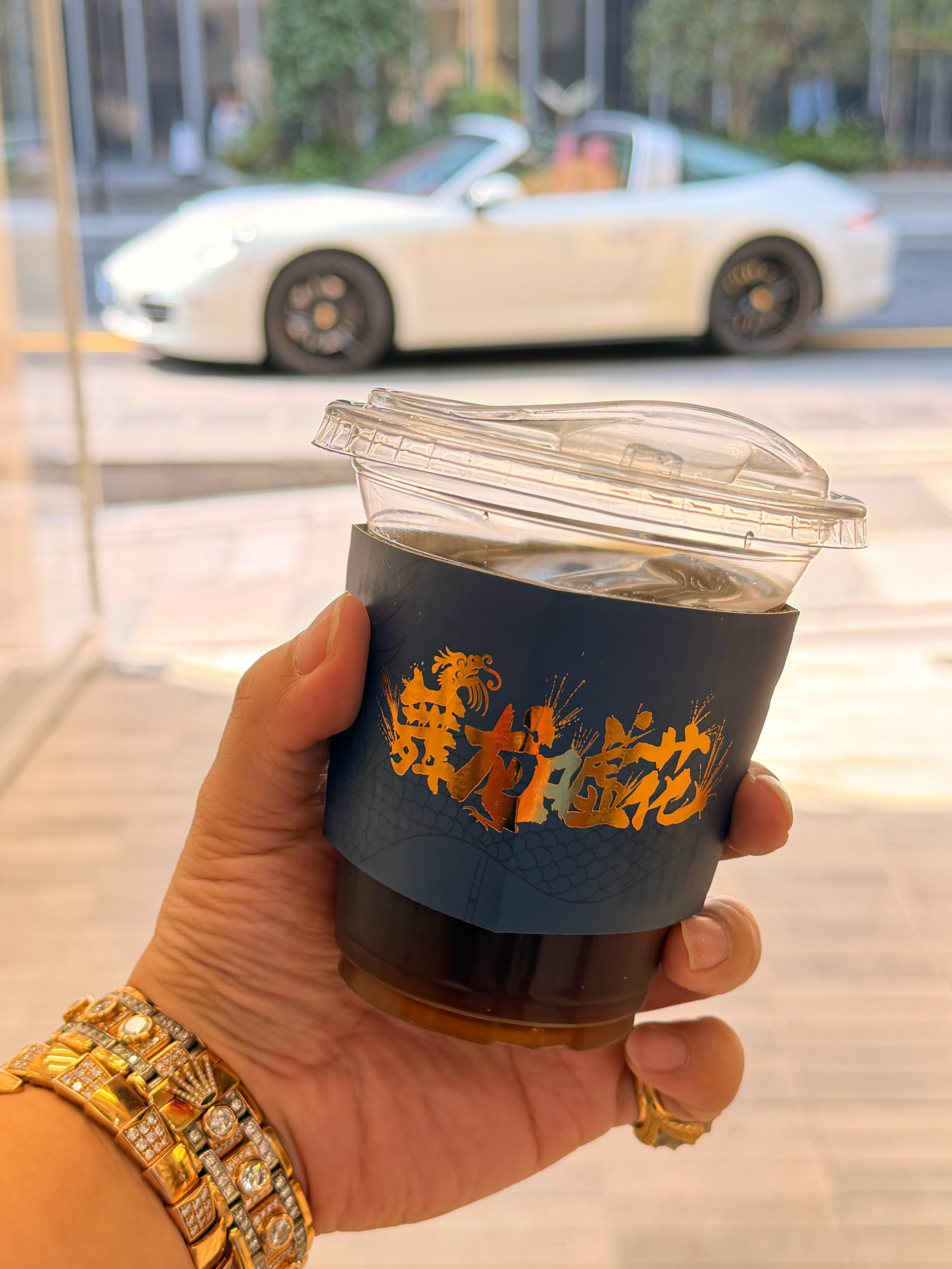 新调整的咖啡区，经过可以喝一杯，朋友都5折，特别熟的都免费  ​​​