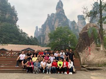 昨天走访终端乡镇市场，李老板4月份几乎没有在店里，去云南旅游5天，去杭州旅游4天