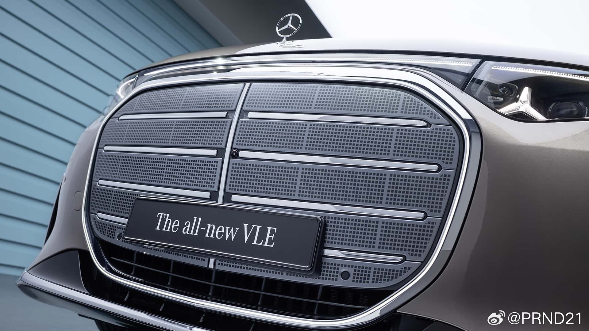 奔驰这纯电MPV车型新VLE总的来说其实设计得还挺流畅，侧面、后面都比较顺，就是