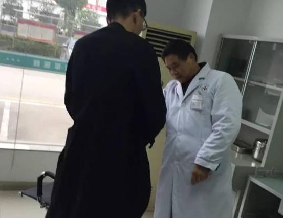一年多前，男朋友说他体检查出了无精症，他说知道我很喜欢小孩，不想耽误我提出了分手