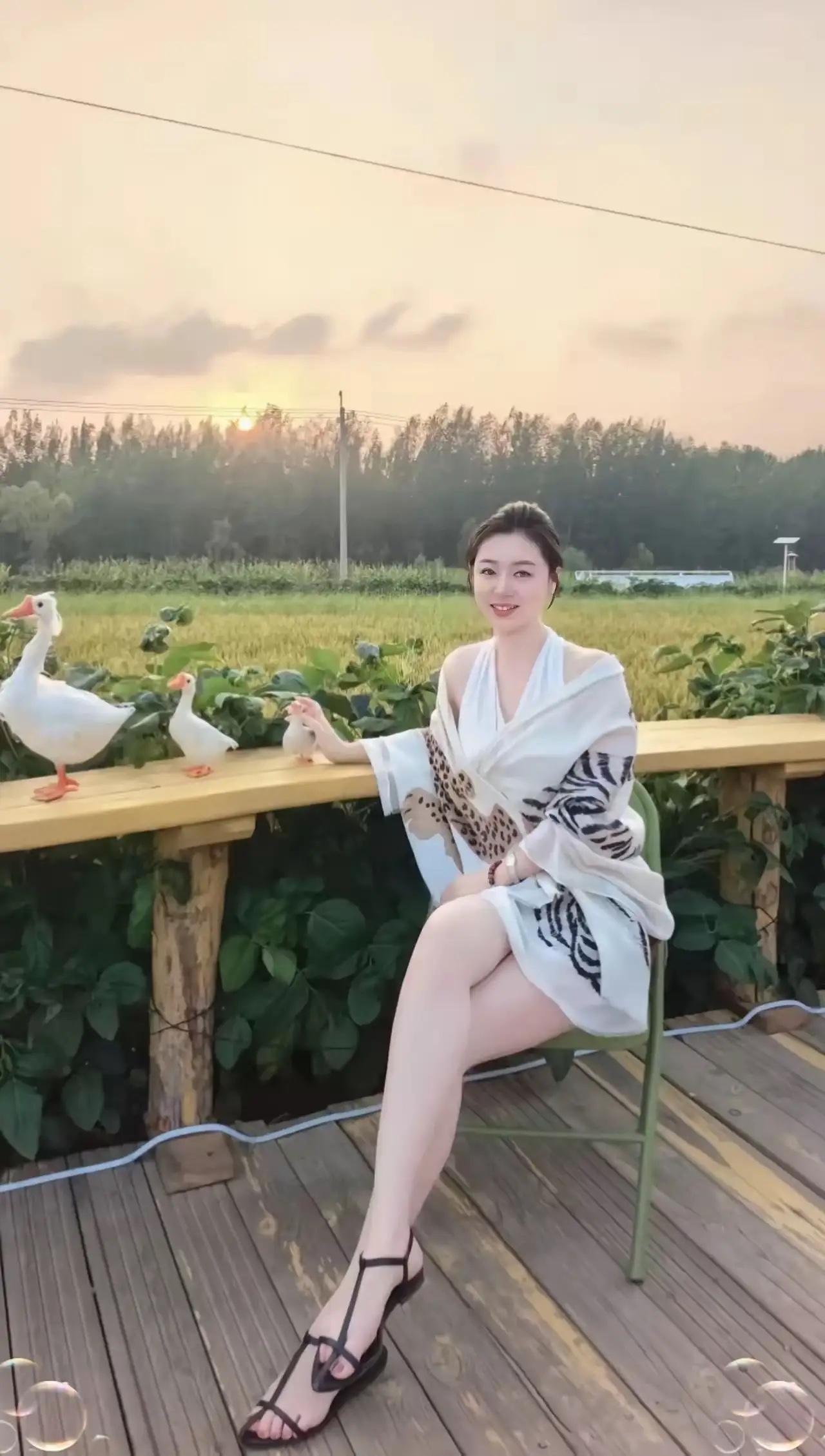 猜猜这位美女的年龄多大？大胆猜！