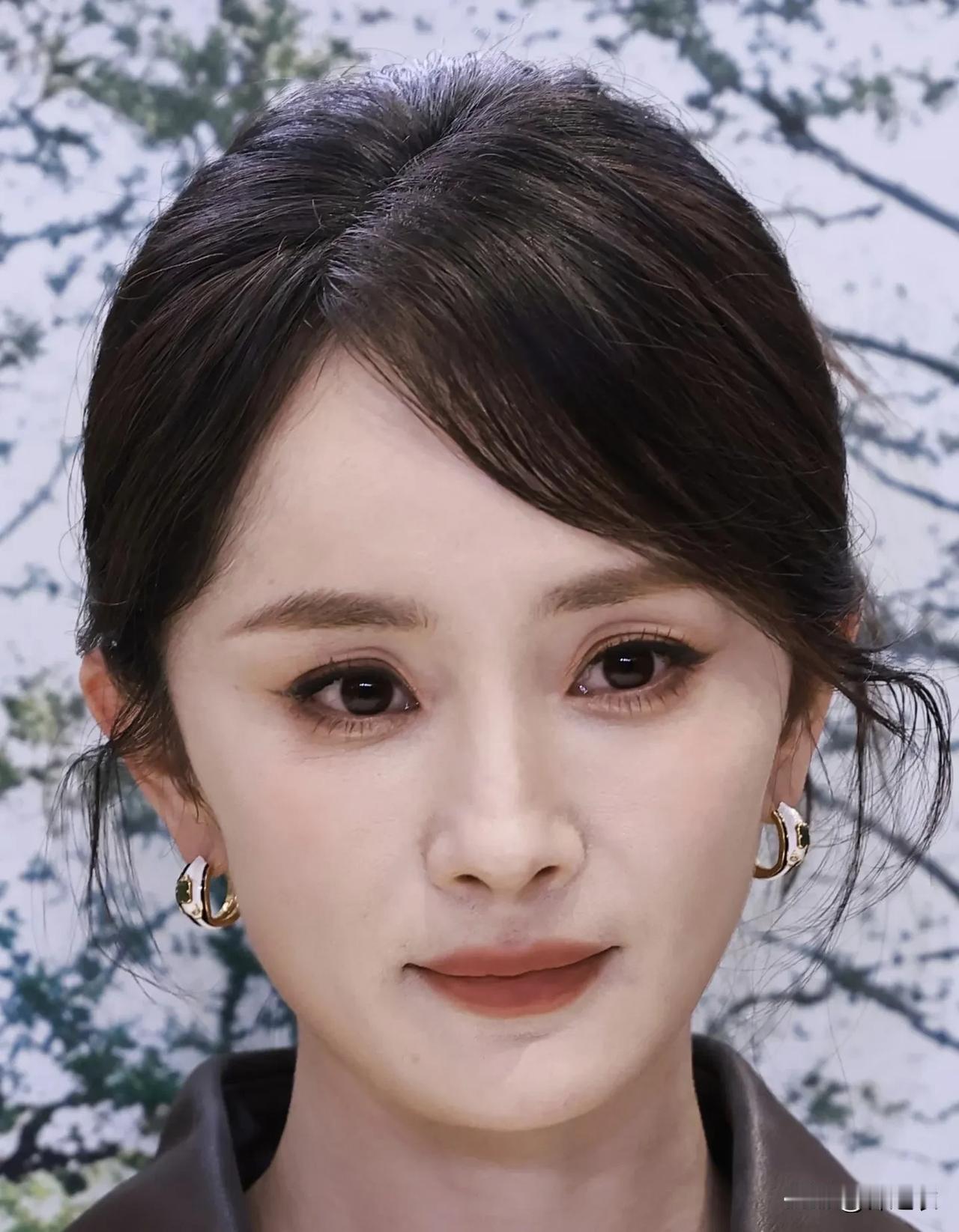 杨幂三十几岁这状态已经很可以了吧，为什么还有人嘲讽，而只要是人都会变老的。

无