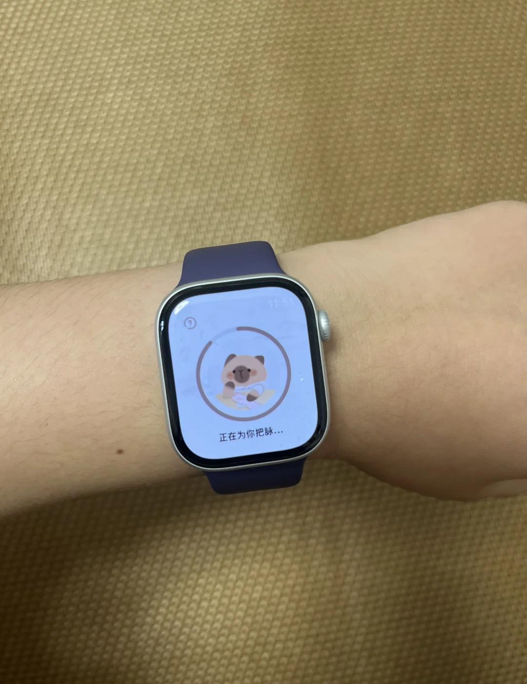 谁懂啊！我的手表化身小太医⌚🐻
正在为你把把脉…
随时随地给自己做个简易体检✨
