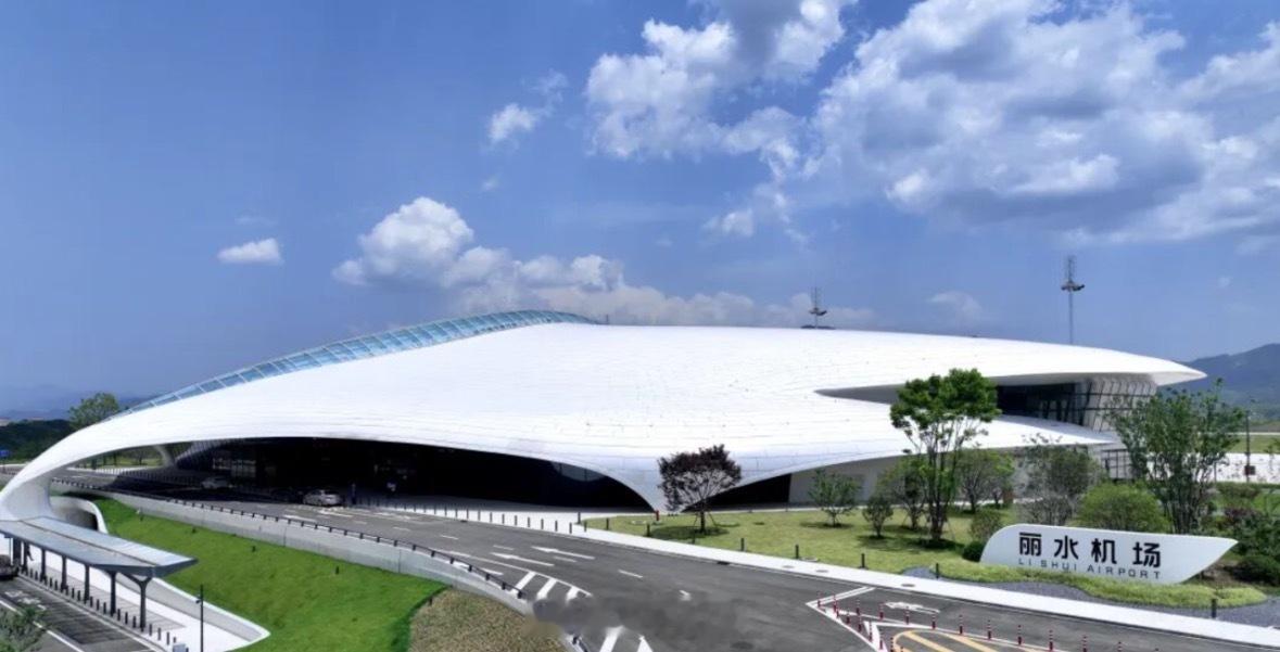 【丽水机场累计旅客吞吐量正式突破10万人次 】11月26日晚19时44分，随着C