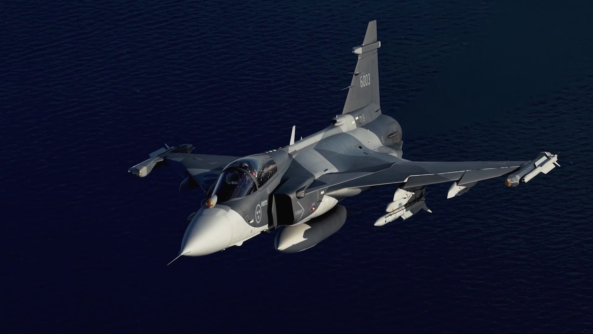 今日鹰狮 早午安 鹰狮E空对空摄影Photo credit: Saab 