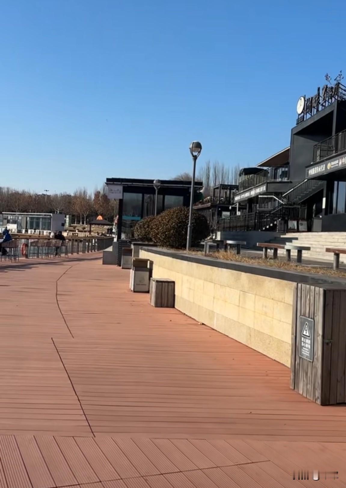 我姑父62岁时，我姑姑去世了，过了两年就再娶了，现在两个人已经过了12年了，我姑