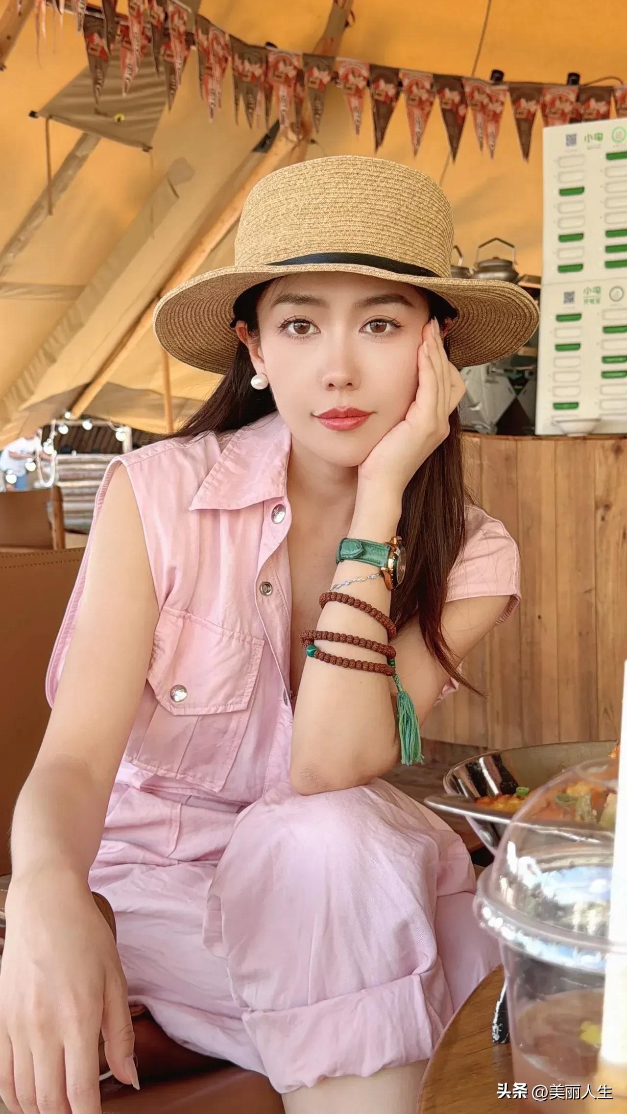 一个人，一壶茶，一本书，一下午

虚假的人不会长久，诚实的人会伤自己，复杂的人心