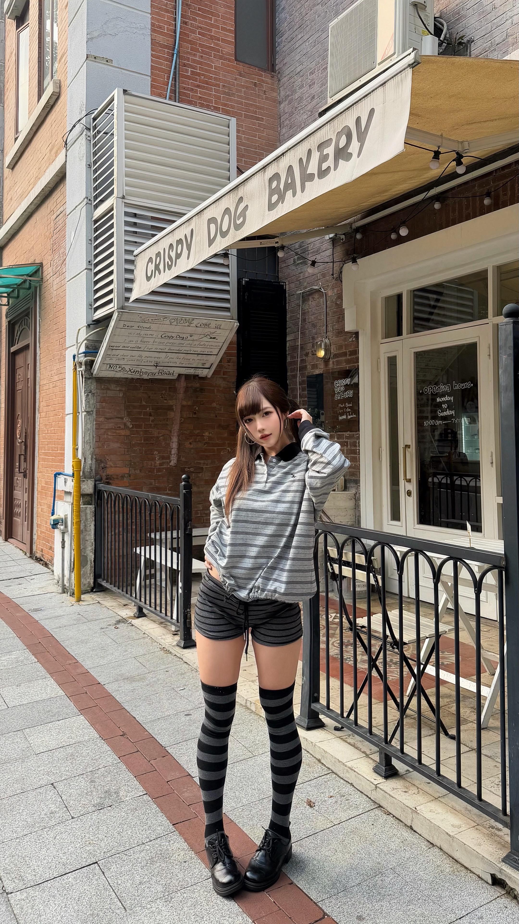 这个世界坏坏的 还好我也不是什么好东西