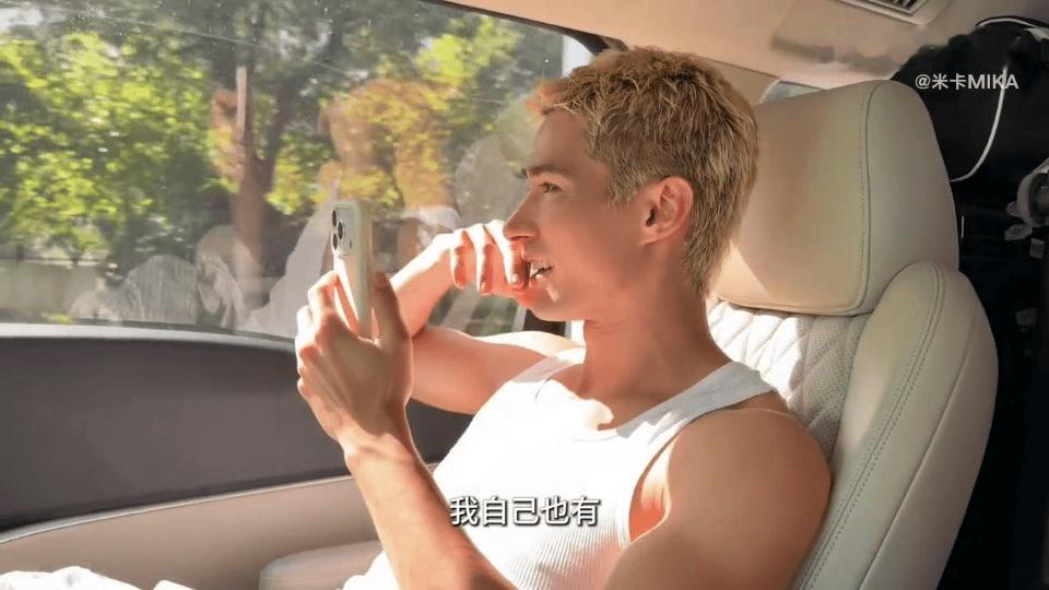 米卡发了披哥三公Vlog蹲了好久的米卡三公Vlog终于来了，镜头里既有舞台高光时