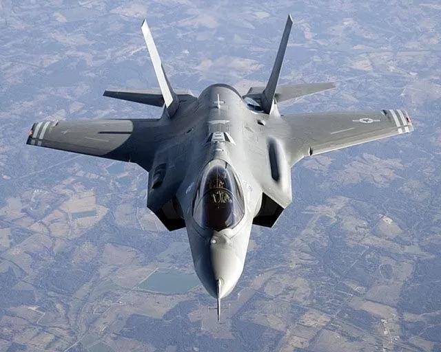 F35加入俄乌冲突并击落俄军飞机？
据悉，在新加坡采购美国F35战斗机的新闻发布