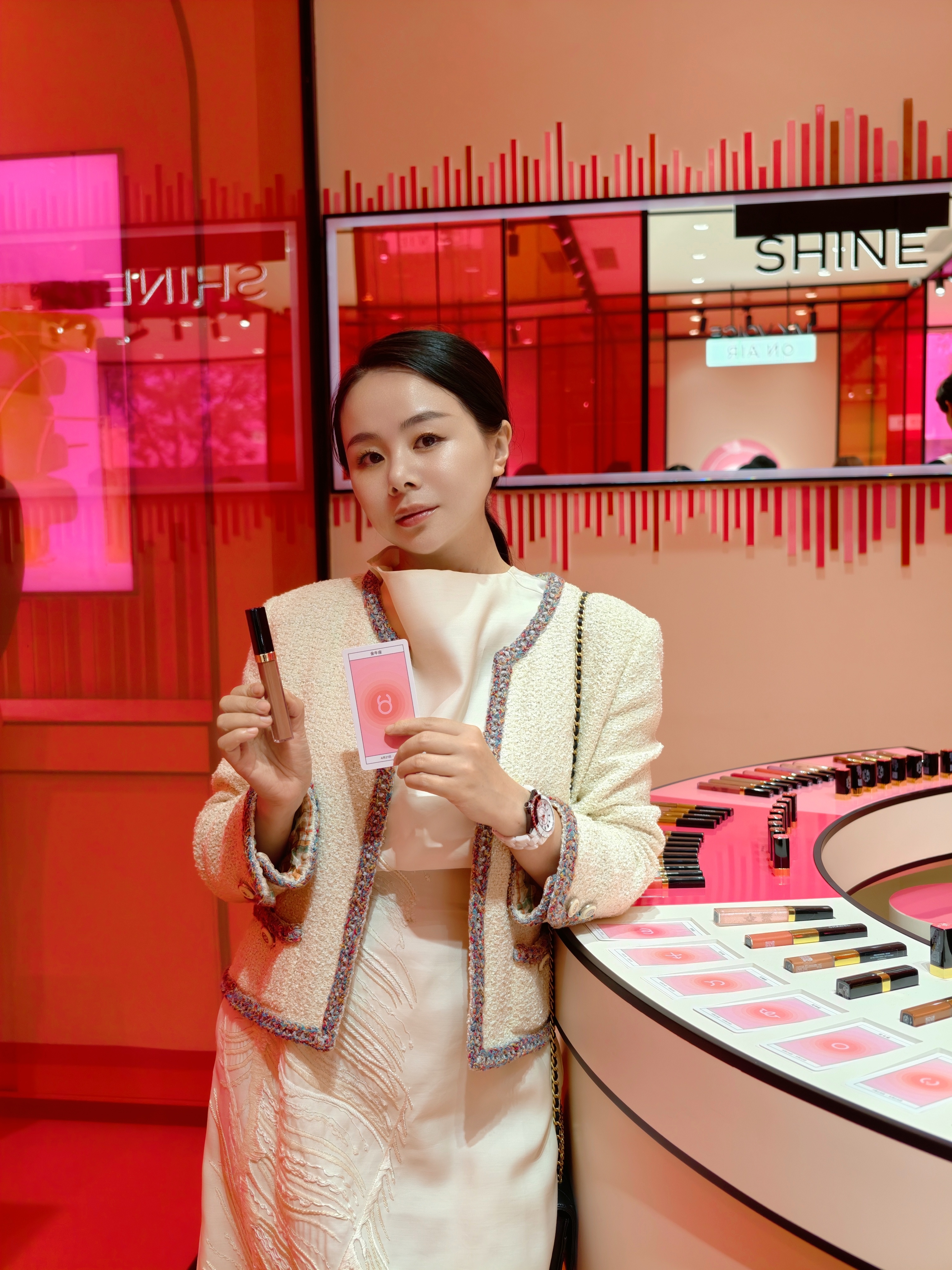 与香奈儿的“电台之约”，解锁“本命唇色”北京三里屯“香奈儿可可闪亮电台”太有趣啦