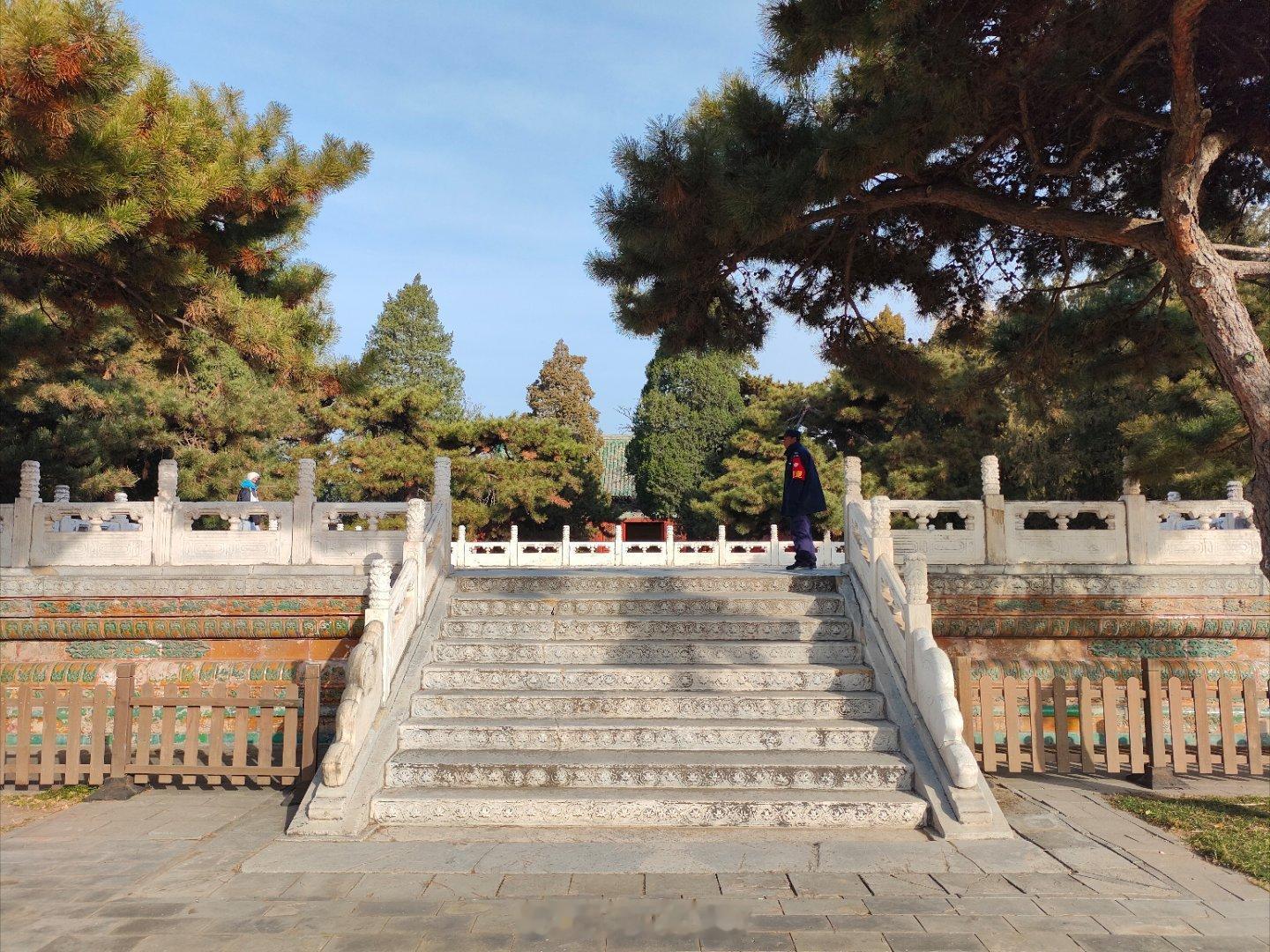 先农坛观耕台上的龙竟然穿了“草裙”？众所周知：龙是中华民族的代表，在封建王朝时代