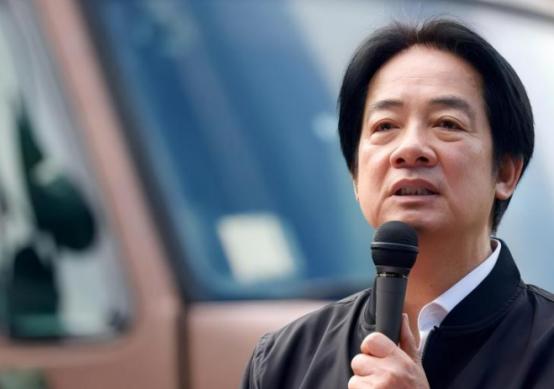 5月21日华盛顿一记重锤直接砸懵赖清德！美国突然叫停140亿美元对台军售，岛内瞬