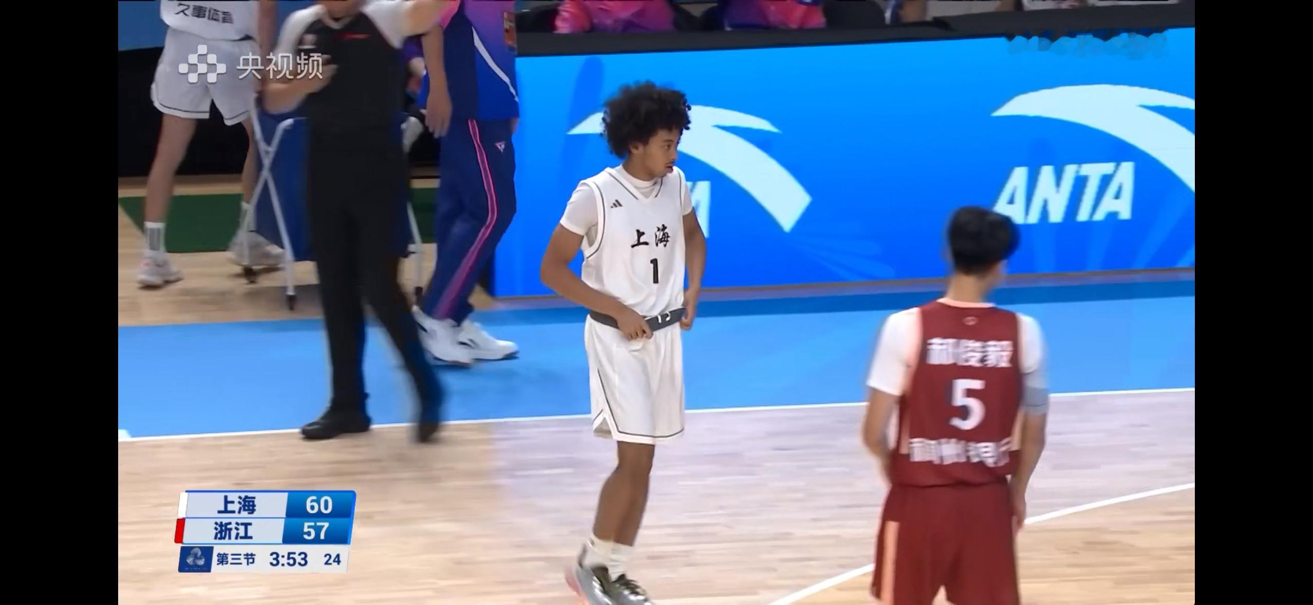 千呼万唤始出来，不过这一段的场上焦点绝对是王子恒！