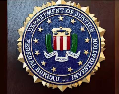美国联邦调查局（FBI）一名探员因拒绝安排前局长柯米（James Comey）的